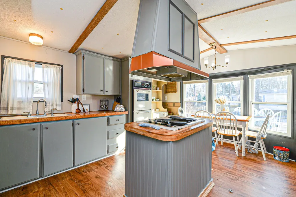 513 Sherwood Glen Somersworth NH 03878