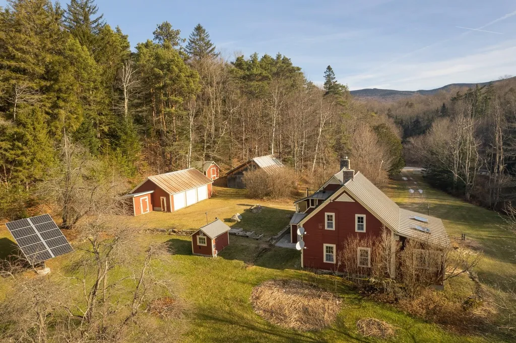 4396 Wheelerville Road Mendon VT 05701