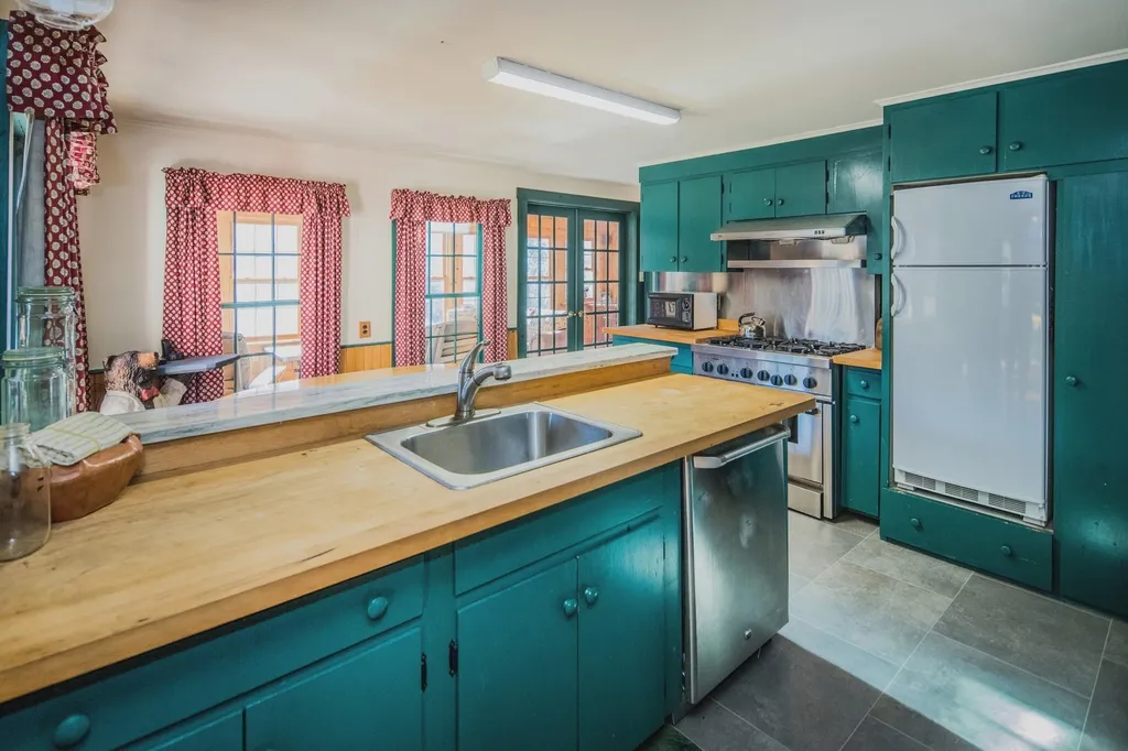 4396 Wheelerville Road Mendon VT 05701