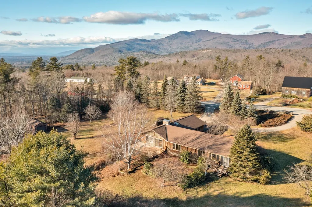 55 Durgin Road Tuftonboro NH 03816