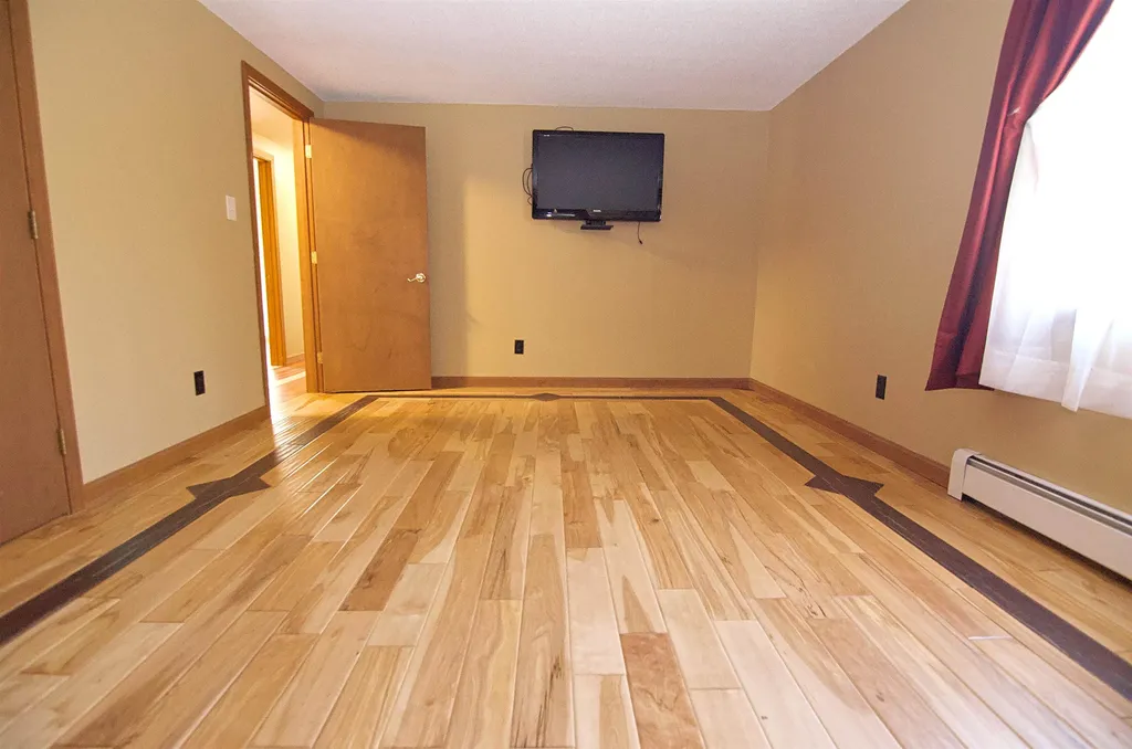 11 Sarah Lane Northfield NH 03276