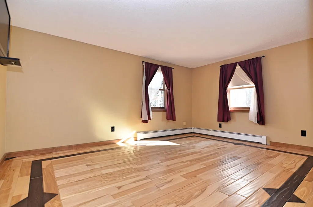 11 Sarah Lane Northfield NH 03276