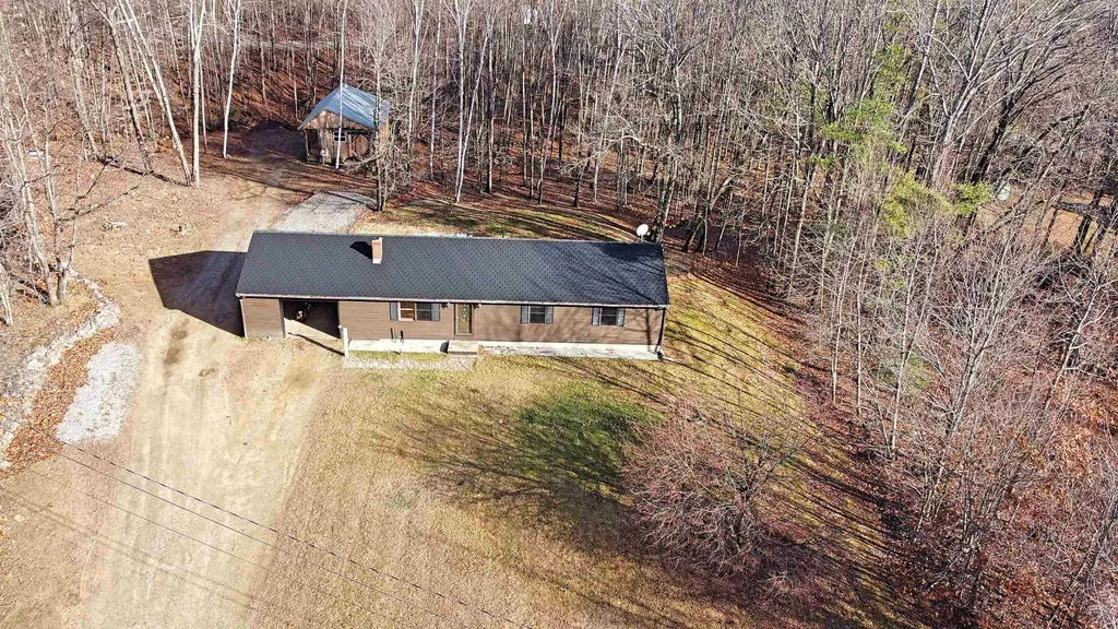11 Sarah Lane Northfield NH 03276