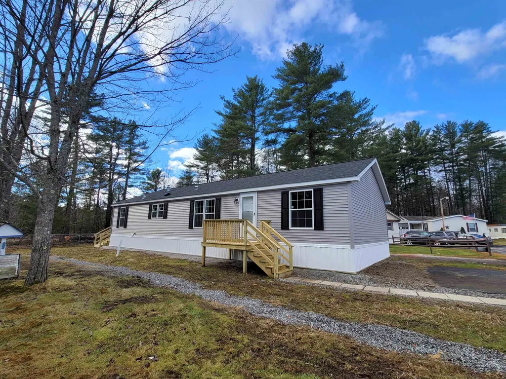 17 South Emperor Drive Concord NH 03303