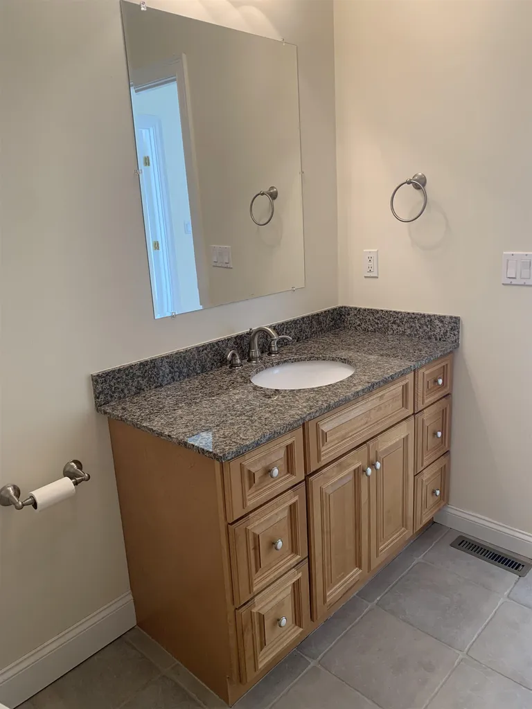 5 Clark Road East Kingston NH 03827