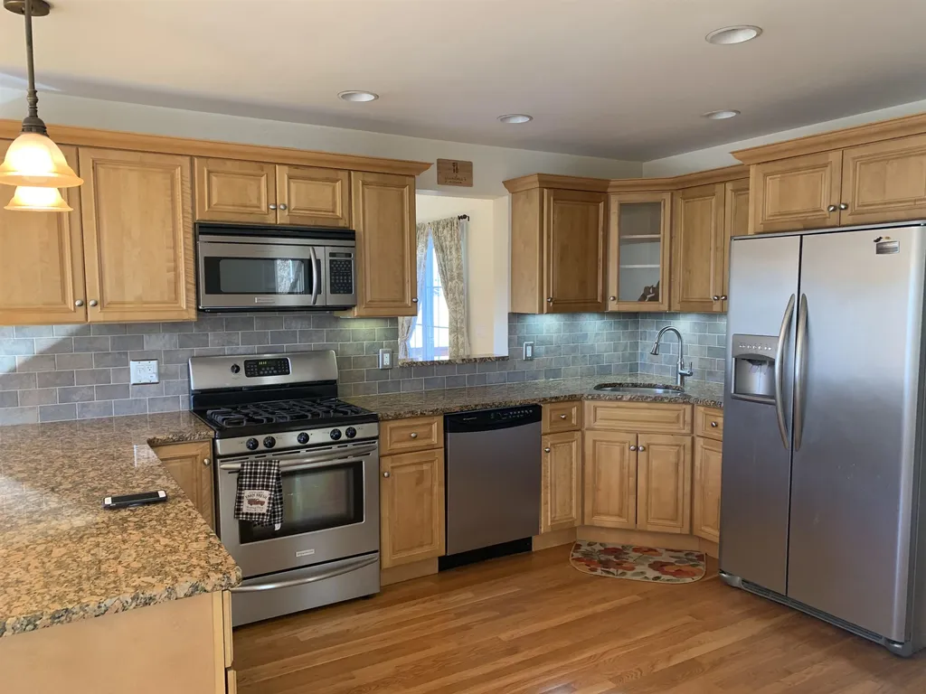 5 Clark Road East Kingston NH 03827