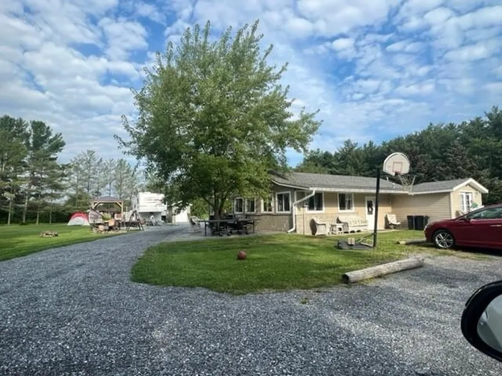207 Whisper Circle Panton VT 05491