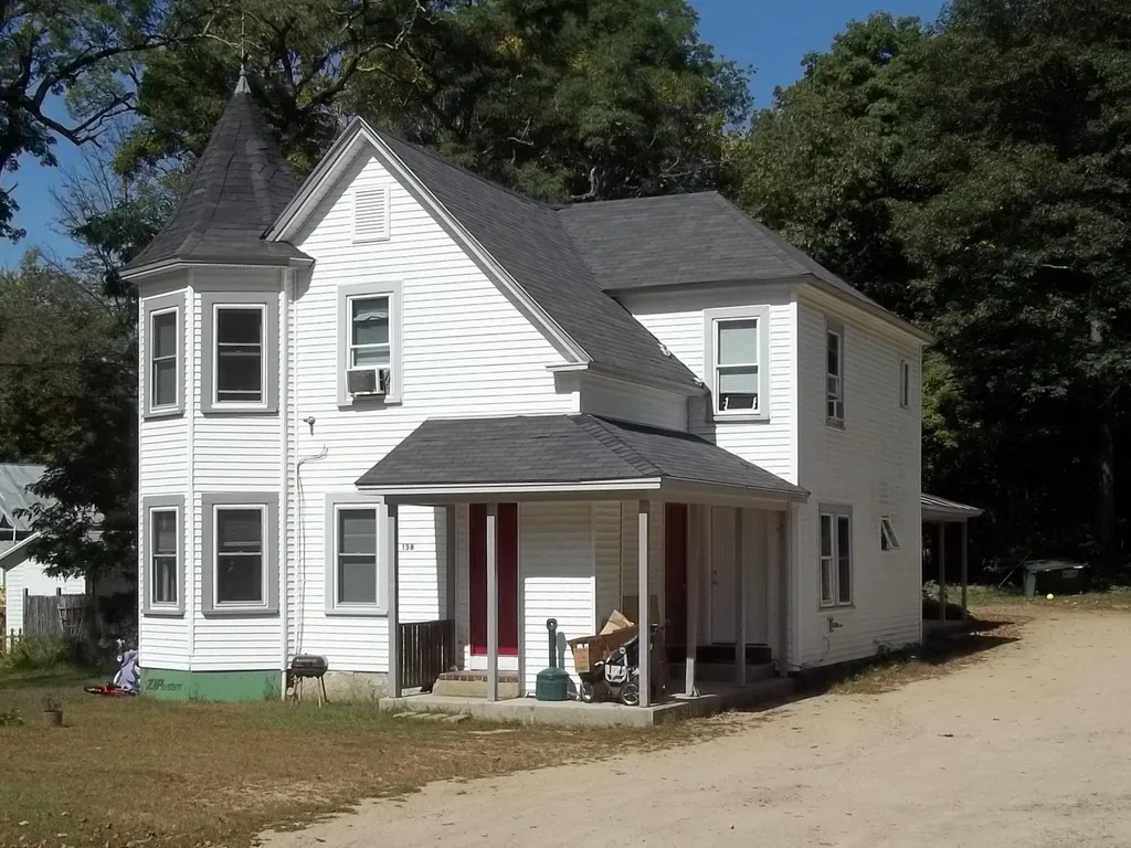 138 Mechanic Street Conway NH 03860