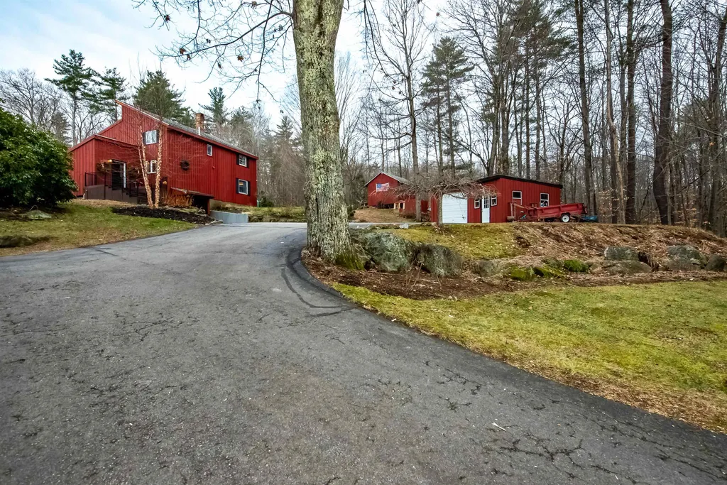 87 Corbett Road Barrington NH 03825