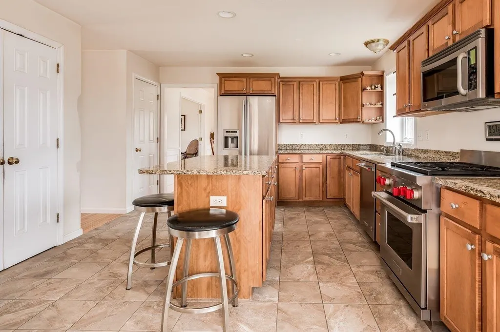 19 Winslow Drive Somersworth NH 03878