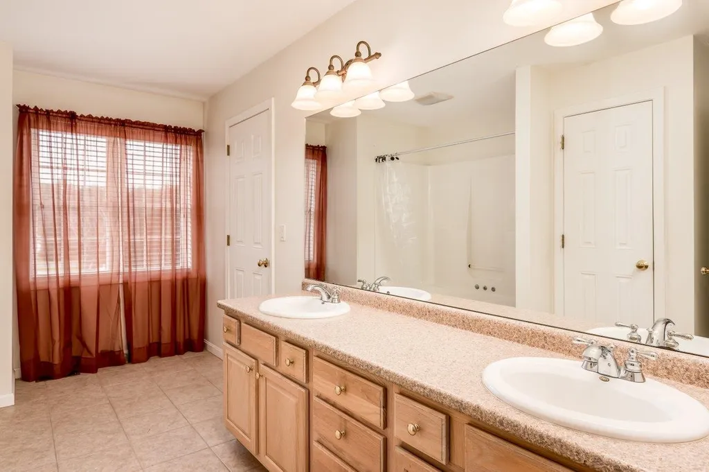 19 Winslow Drive Somersworth NH 03878