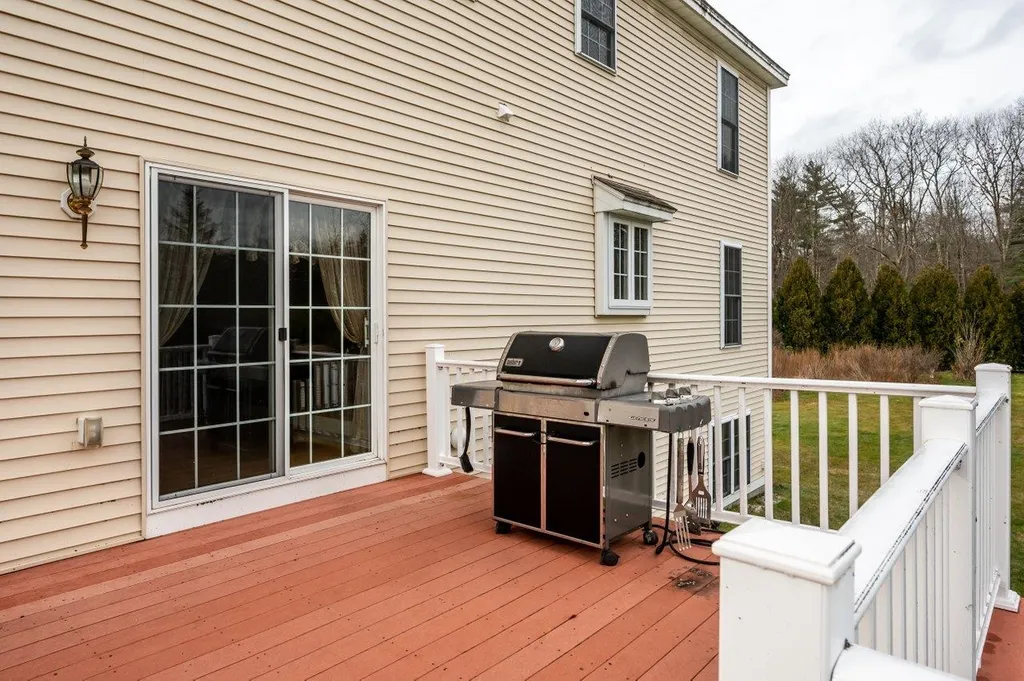19 Winslow Drive Somersworth NH 03878
