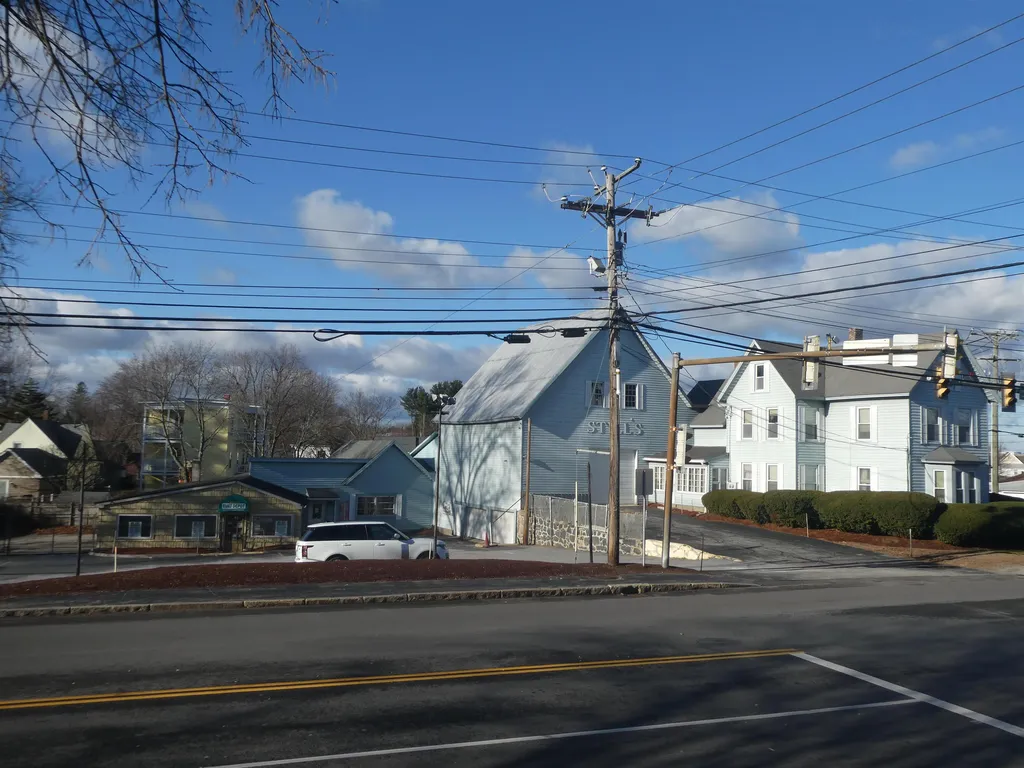 192 Mammoth Road Manchester NH 03103