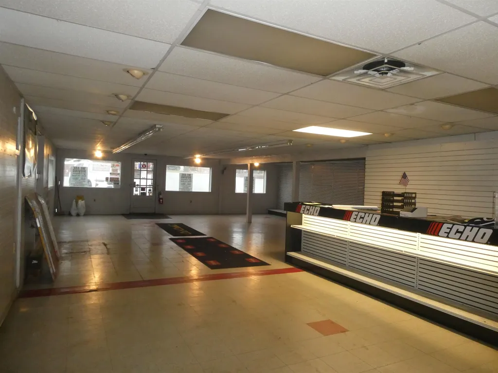 192 Mammoth Road Manchester NH 03103