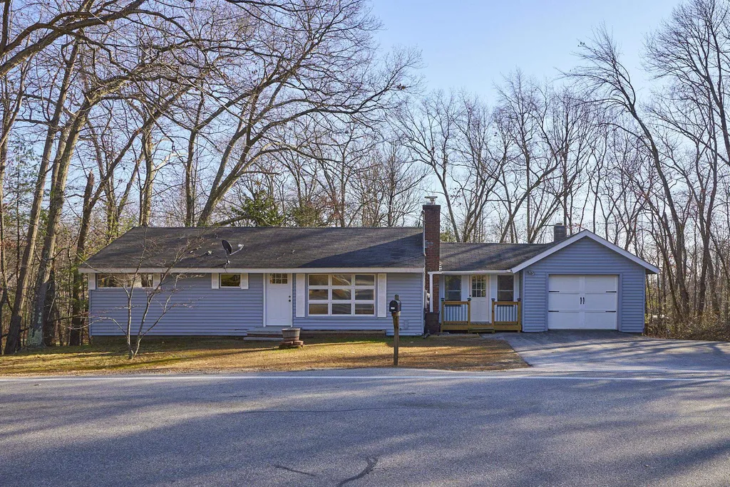 1283 Smyth Road Hooksett NH 03106