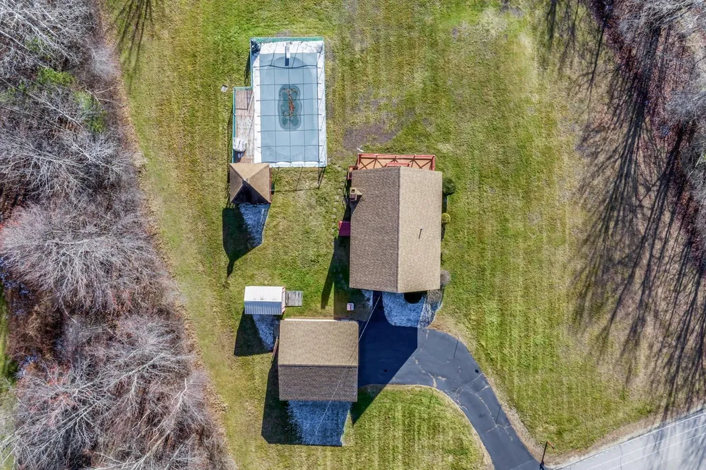 53 Vista Heights Tilton NH 03276