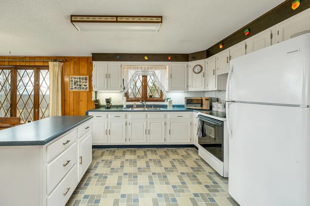 53 Vista Heights Tilton NH 03276