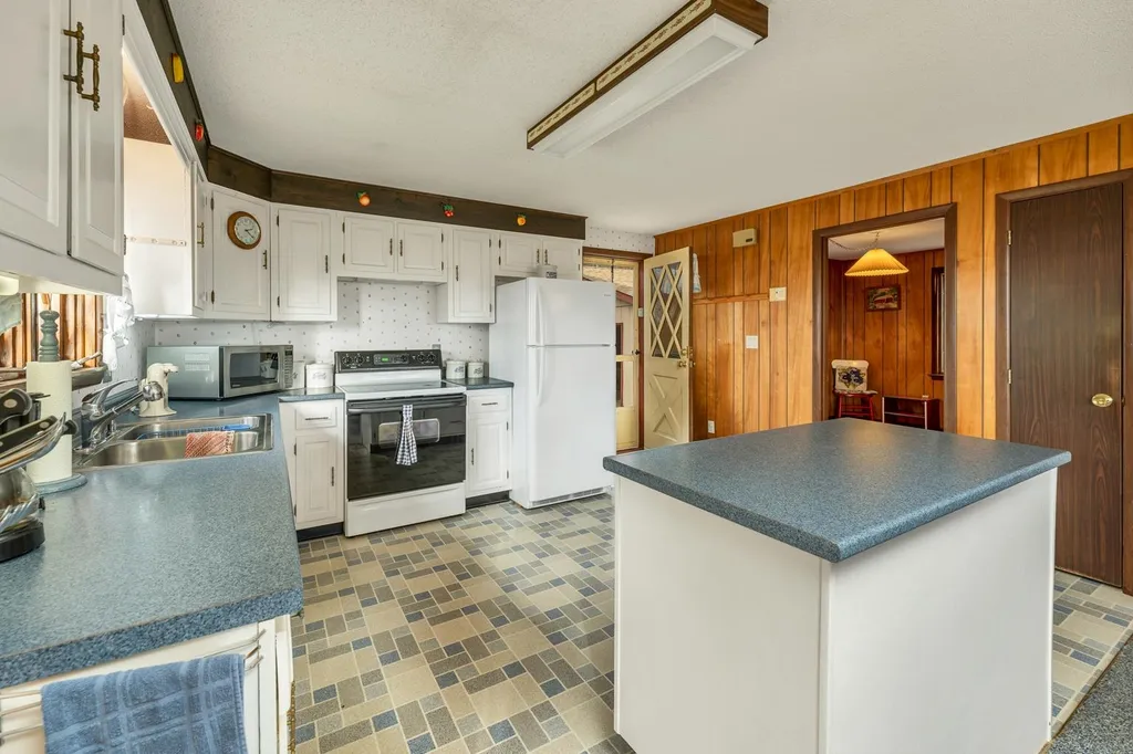 53 Vista Heights Tilton NH 03276