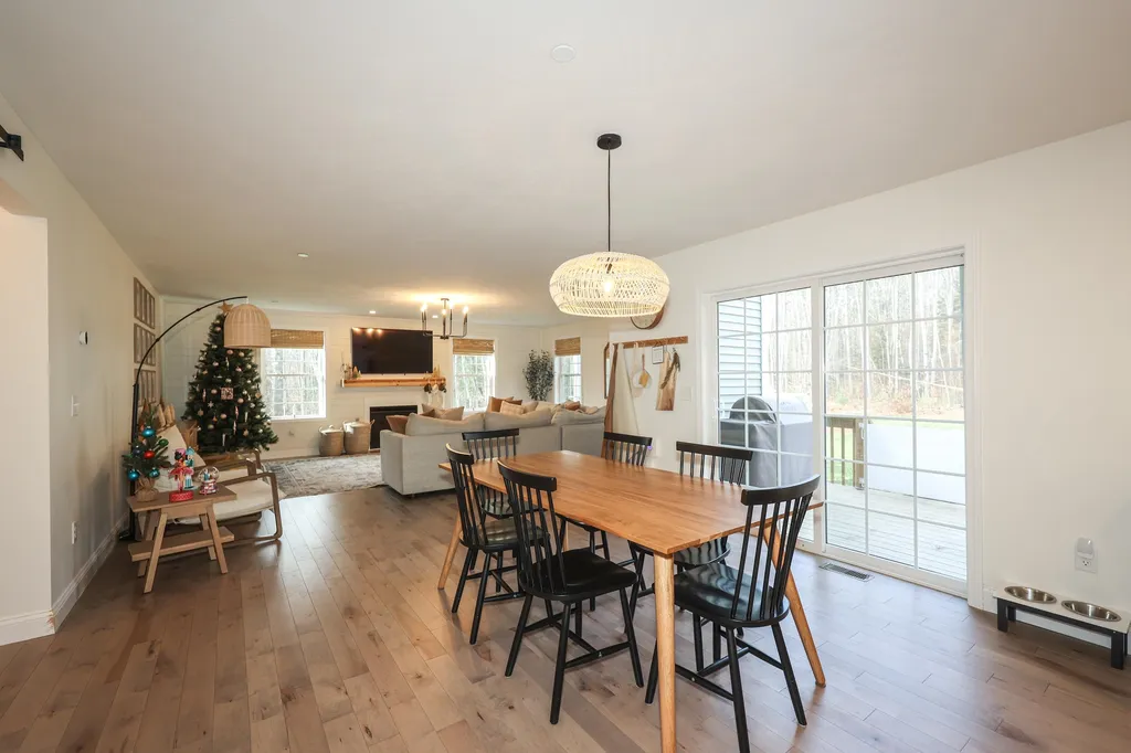80 Juniper Circle Auburn NH 03032