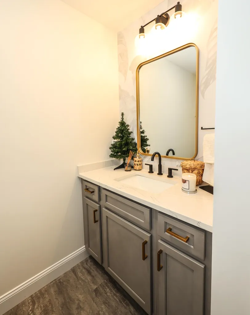 80 Juniper Circle Auburn NH 03032