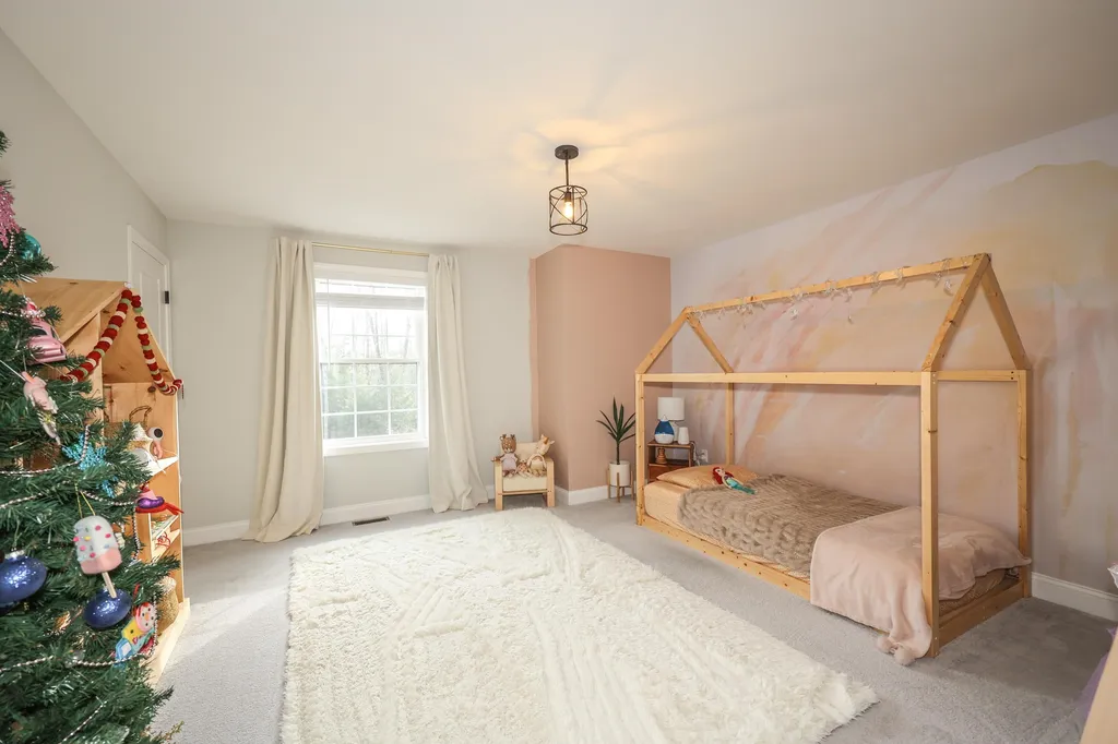 80 Juniper Circle Auburn NH 03032