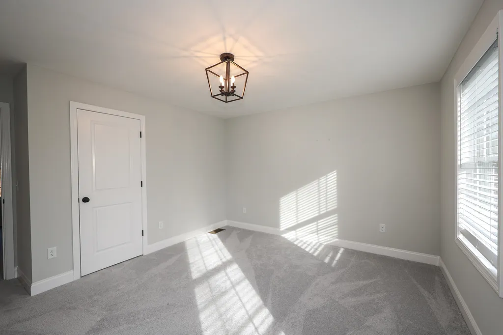 80 Juniper Circle Auburn NH 03032