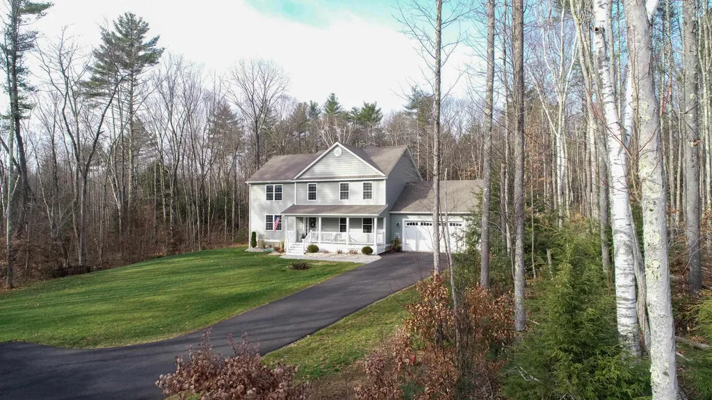 80 Juniper Circle Auburn NH 03032