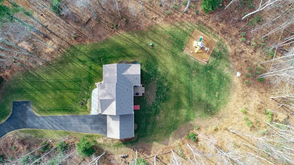 80 Juniper Circle Auburn NH 03032