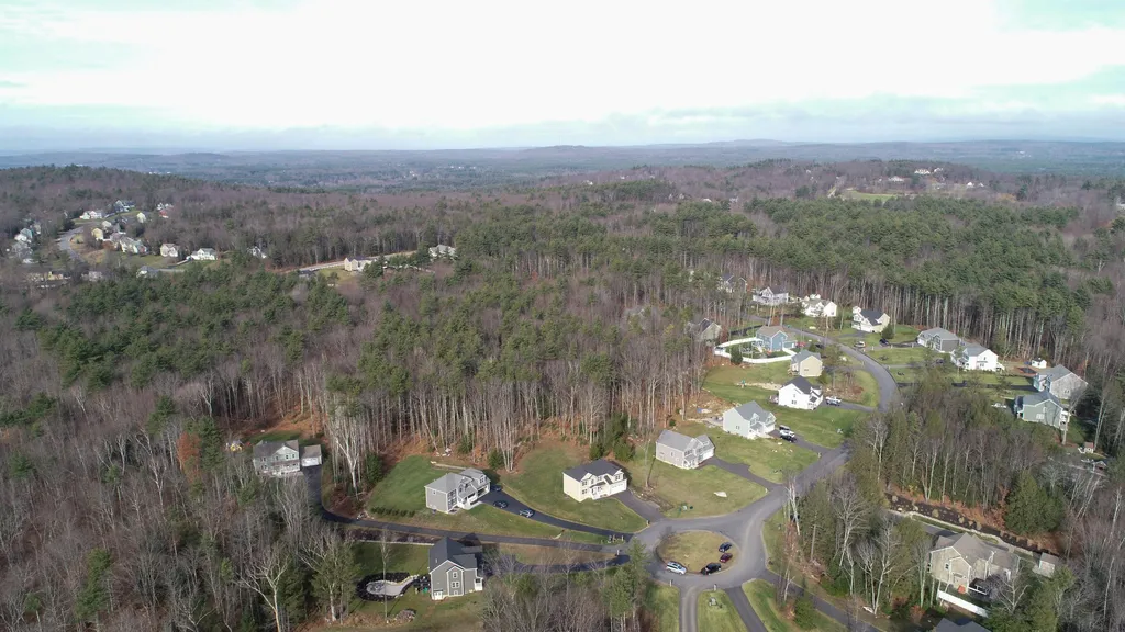 80 Juniper Circle Auburn NH 03032