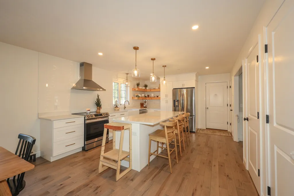 80 Juniper Circle Auburn NH 03032