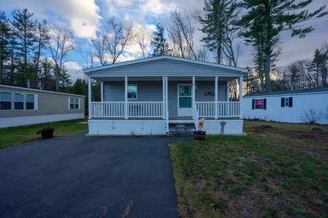5 Atlas Place Derry NH 03038