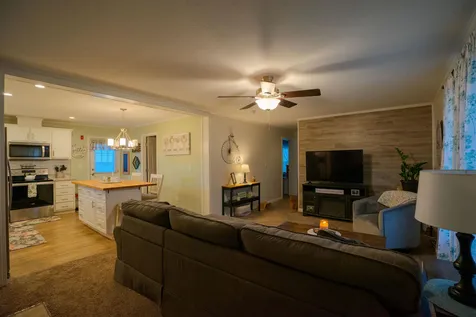 5 Atlas Place Derry NH 03038