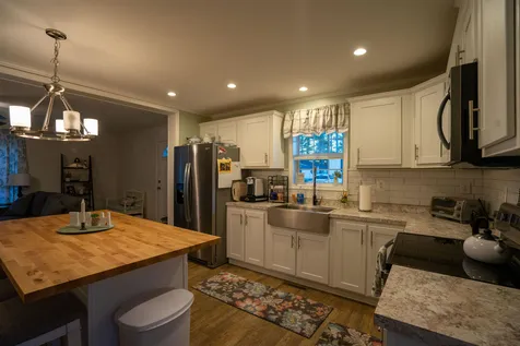 5 Atlas Place Derry NH 03038