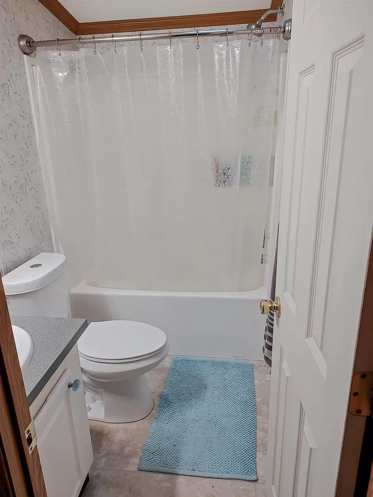19 Willow Road Newton NH 03858