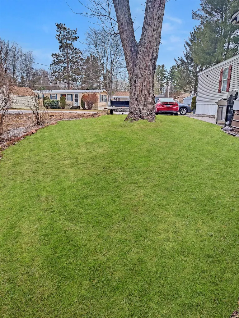 19 Willow Road Newton NH 03858