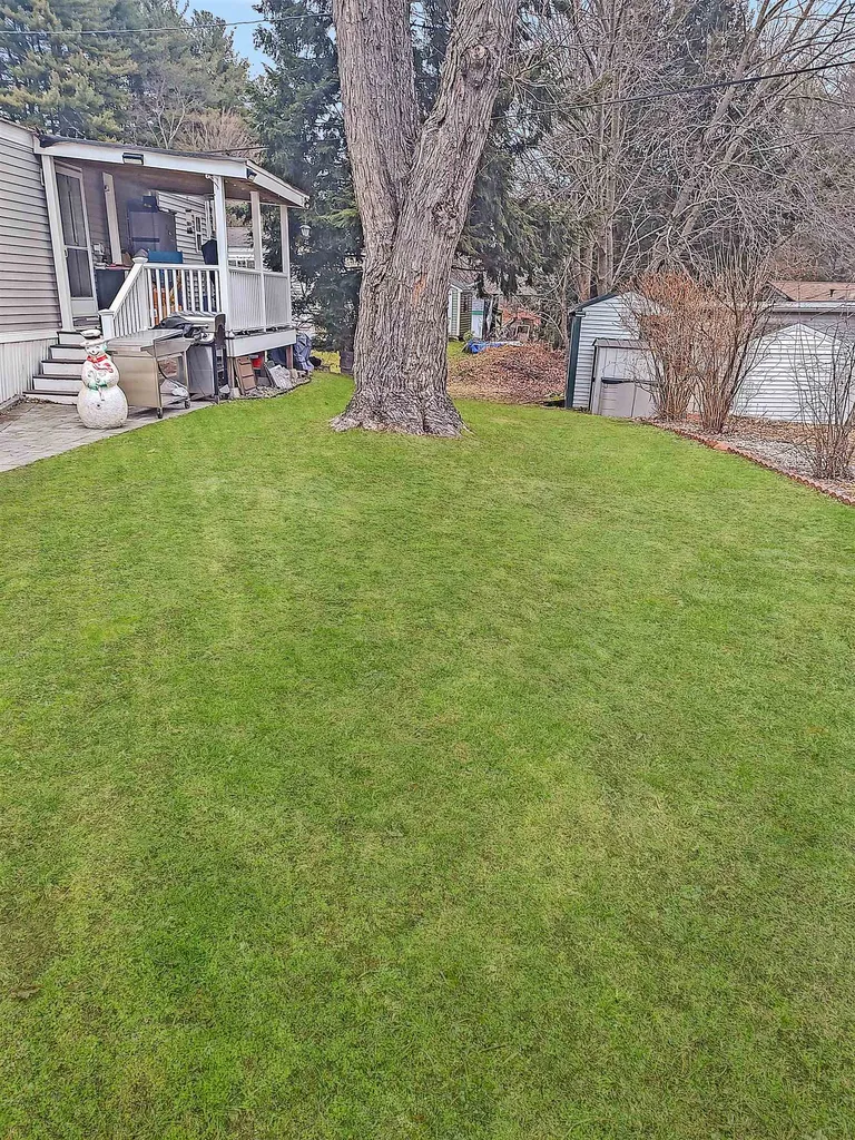 19 Willow Road Newton NH 03858