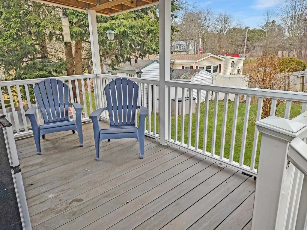 19 Willow Road Newton NH 03858