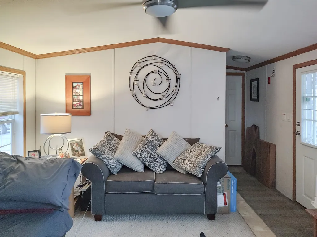 19 Willow Road Newton NH 03858