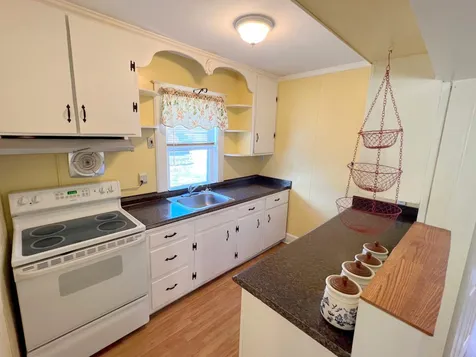 94 Allds Street Nashua NH 03060