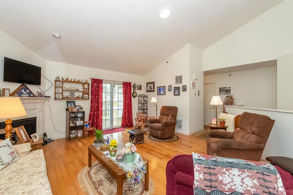 166 Hall Road Fremont NH 03044