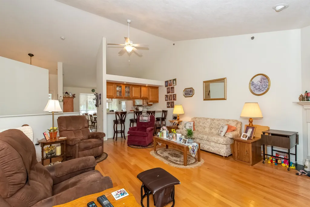 166 Hall Road Fremont NH 03044