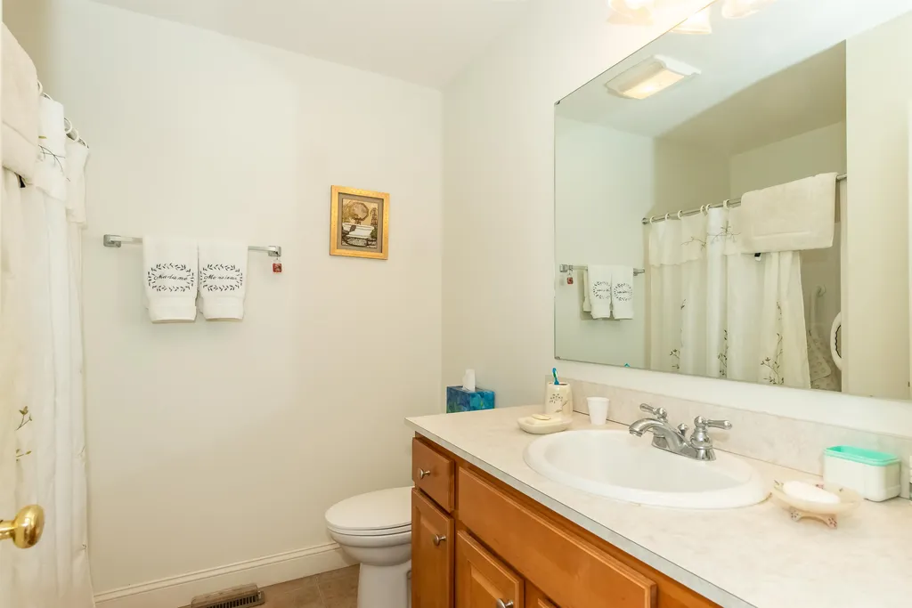 166 Hall Road Fremont NH 03044