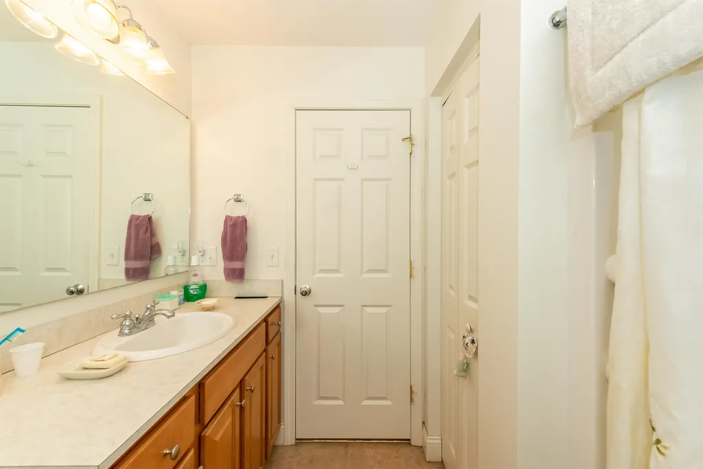 166 Hall Road Fremont NH 03044