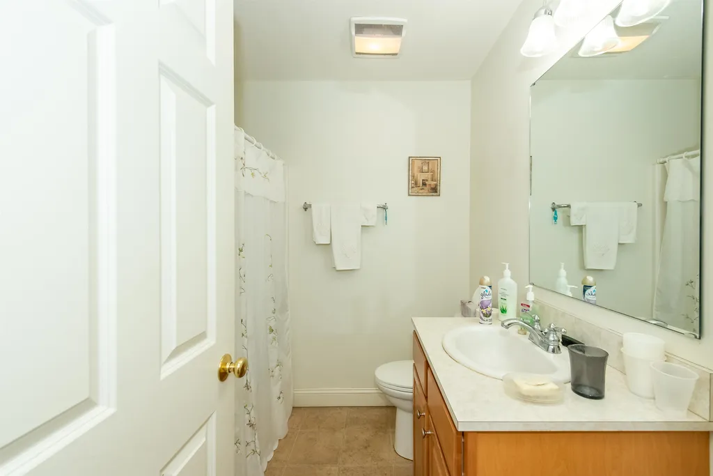 166 Hall Road Fremont NH 03044