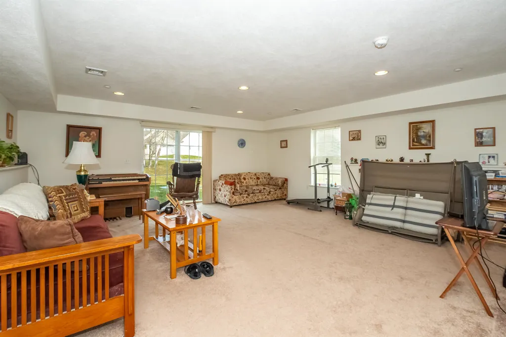 166 Hall Road Fremont NH 03044
