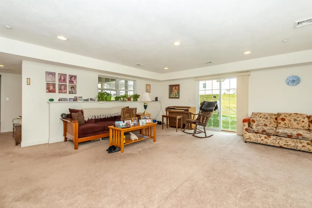 166 Hall Road Fremont NH 03044