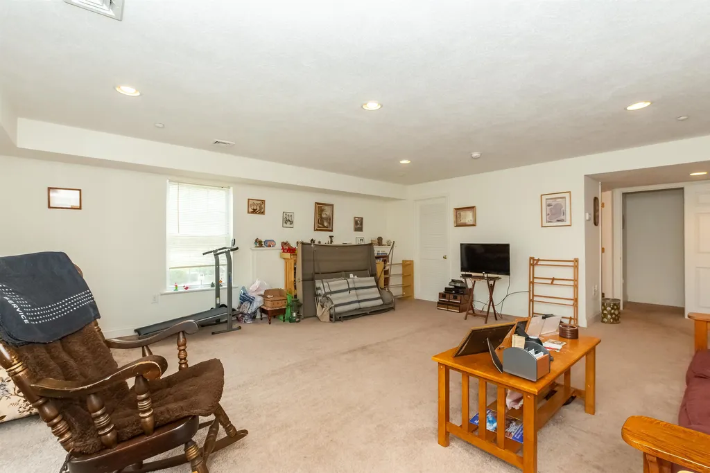 166 Hall Road Fremont NH 03044