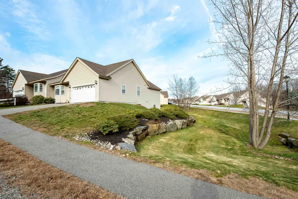 166 Hall Road Fremont NH 03044