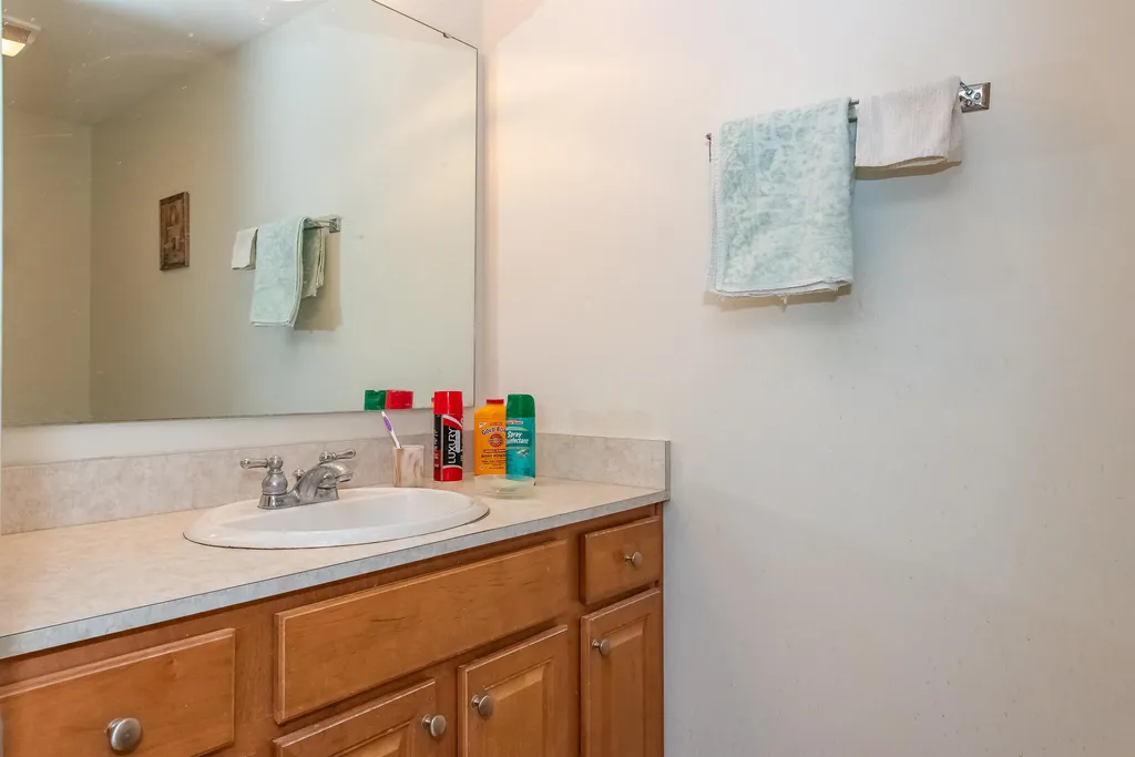 166 Hall Road Fremont NH 03044