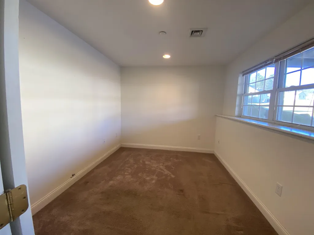 166 Hall Road Fremont NH 03044